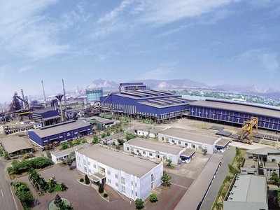 Kinh tế tư nhân được xác định phát triển thành động lực quan trọng của nền kinh tế. Trong ảnh: Nhà máy Gang thép Hòa Phát 