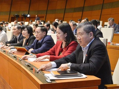 Trong 496 người trúng cử đại biểu Quốc hội khoá XIV có toàn bộ 19 uỷ viên Bộ Chính trị và hơn 70 vị ủy viên Trung ương khác 