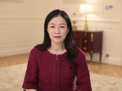 Phó chủ tịch Cấp cao kiêm Giám đốc HĐQT Huawei Catherine Chen phát biểu tại sự kiện