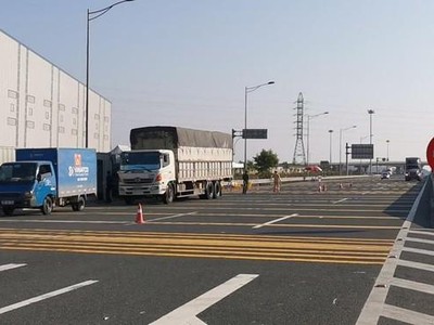 Doanh nghiệp logistics xin giảm phí cầu đường