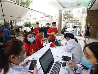 Khi đã tiêm vaccine phòng chống Covid-19, người mang “hộ chiếu vaccine” có thể được nhập cảnh mà không cần cách ly Ảnh: ĐT