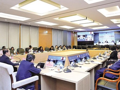 Phiên họp của Ủy ban Pháp luật thẩm tra Báo cáo Tổng kết công tác của Chính phủ nhiệm kỳ 2016 - 2021