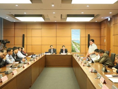 Chiều 25/3 Quốc hội đã thảo luận tại tổ về các báo cáo nói công tác nhiệm kỳ, bao gồm báo cáo của Chinh phủ - (Ảnh Duy Linh).