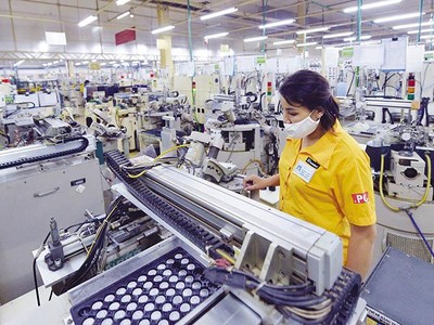 Công ty TNHH Nghiên cứu kỹ thuật R Việt Nam (vốn đầu tư Nhật Bản) tại tỉnh Hòa Bình. Ảnh: Đức Thanh