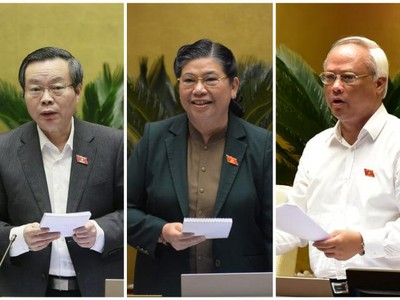 Từ trái sang phải là các Phó chủ tịch Quốc hội Phùng Quốc Hiển, Tòng Thị Phóng, Uông Chu Lưu.