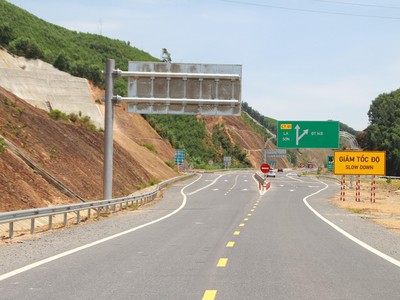 Một đoạn cao tốc La Sơn - Túy Loan do Nhà nước đầu tư.