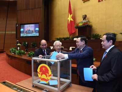 Tổng Bí thư Nguyễn Phú Trọng cùng lãnh đạo Nhà nước bỏ phiếu làm công tác nhân sự tại Quốc hội (Ảnh Quochoi.vn).