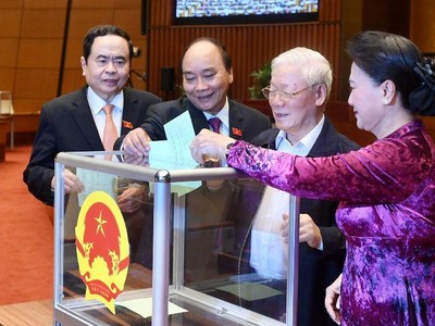 Lãnh đạo Đảng, Nhà nước, Quốc hội bỏ phiếu kín miễn nhiệm Thủ tướng Chính phủ Nguyễn Xuân Phúc (sáng 2/4)