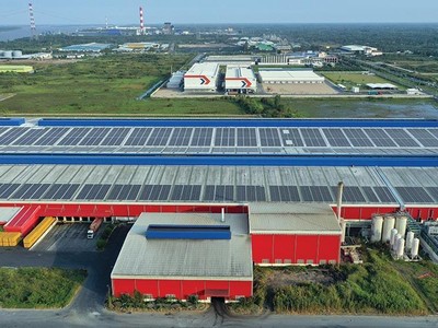 Giá thuê đất công nghiệp tại các thành phố lớn và vùng phụ cận leo thang đang tạo thuận lợi cho khu công nghiệp ở các địa phương khác. Trong ảnh: Một khu công nghiệp tại tỉnh Hậu Giang...Ảnh: Đức Thanh 