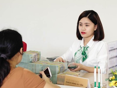 Có dư nợ cơ cấu lớn, song VPBank được xem là sẽ không chịu áp lực từ quy định lập dự phòng rủi ro cho nợ cơ cấu. Ảnh: Đ.T