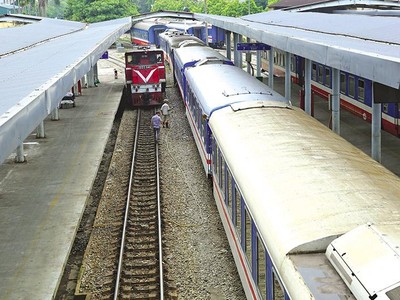 Ngành đường sắt đang ở thế chân tường, cận kề nguy cơ chết lâm sàng, nhưng không phải không có lối thoát