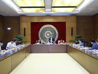  Chủ tịch Quốc hội Vương Đình Huệ làm việc với Ban Công tác đại biểu thuộc Uỷ ban Thường vụ Quốc hội (Ảnh DT) 