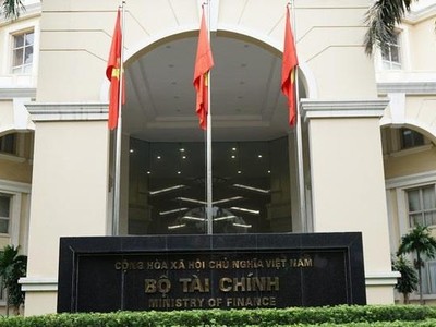 Theo ước tính của Bộ Tài chính, việc gia hạn tiền thuế, tiền thuê đất, ngân sách nhà nước bị chậm thu 115.000 tỷ đồng, trong đó, thuế GTGT 68.800 tỷ đồng; thuế thu nhập doanh nghiệp 40.500 tỷ đồng.