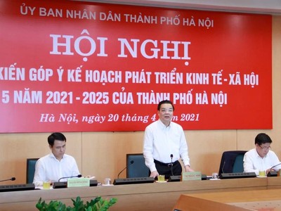 Chủ tịch UBND thành phố Hà Nội Chu Ngọc Anh điều hành Hội nghị