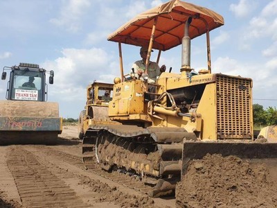 Thi công san nền tại Dự án đường cao tốc Trung Lương - Mỹ Thuận.