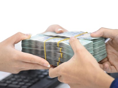 "Cánh cửa" hạ lãi suất đã khép