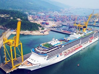 Cảng Tiên Sa do Công ty CP Cảng Đà Nẵng quản lý.