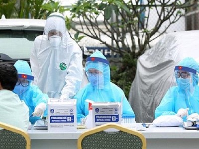 TP.HCM: 24 người đi chung máy bay với bệnh nhân 2910 đều âm tính lần 1