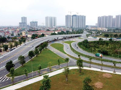 Kết nối ngoại thành và các tỉnh lân cận với Hà Nội ngày càng thuận tiện hơn. Ảnh: Dũng Minh