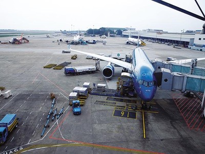 Trong 10 năm tới, sẽ tập trung đầu tư, nâng cấp các cảng hàng không lớn, như Nội Bài, Long Thành... Ảnh: Đ.T