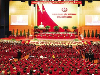 Đại hội Đảng lần thứ XIII đã đưa khát vọng phát triển đất nước phồn vinh, hạnh phúc trở thành một khát vọng thiêng liêng, lớn lao, có sự hòa hợp của ý Đảng và lòng dân, sự đồng tâm, nhất trí của toàn thể nhân dân