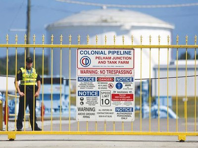 Bản chất của cuộc tấn công mạng nhằm vào Colonial Pipeline chưa được xác định trong khi đối tượng và động cơ thực hiện vụ tấn công vẫn là dấu hỏi. Ảnh tư liệu: AFP
