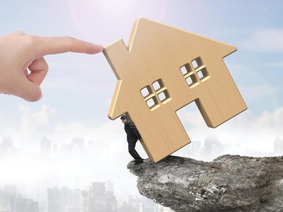 Rủi ro tín dụng bất động sản “núp bóng”