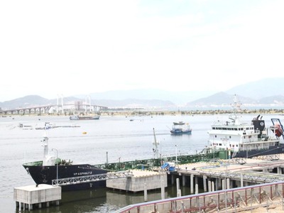 Một góc cảng Sơn Trà - Đà Nẵng