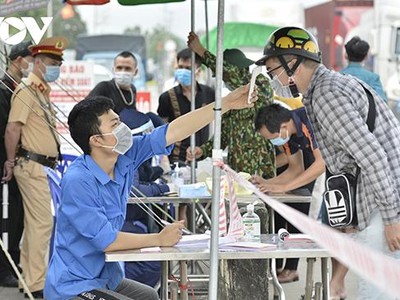 Công an và các lực lượng chức năng phối hợp tăng cường kiểm soát đảm an ninh, an toàn.