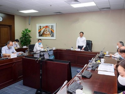 Bộ trưởng Bộ Công Thương Nguyễn Hồng Diên chỉ đạo, trong bất cứ hoàn cảnh nào vẫn phải bảo đảm nguồn cung hàng hóa thiết yếu.