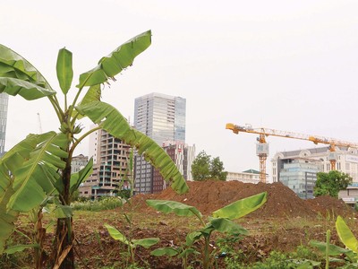 Nhiều dự án đình trệ vì vướng giải phóng mặt bằng. Ảnh: Lê Toàn