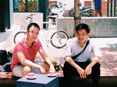 Hải Ninh (bên trái) cùng bạn tại M Village (Nguồn: Trang cá nhân nhân vật).