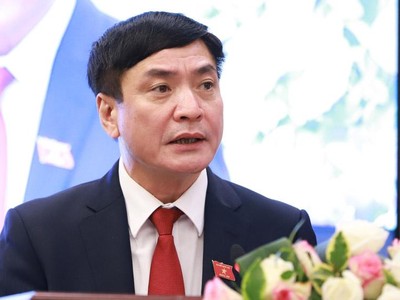 Tổng thư ký Quốc hội, Chánh Văn phòng Hội đồng bầu cử quốc gia Bùi Văn Cường tại buổi họp báo (Ảnh Duy Linh).