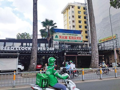 Khu nhà đất số 462 - 464 Nguyễn Thị Minh Khai (quận 3, TP.HCM) đang được một số doanh nghiệp sử dụng sau khi nhận chuyển nhượng vốn từ Công ty Artkins.