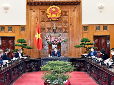 Thủ tướng Phạm Minh Chính tiếp Chủ tịch COP26 Alok Sharma