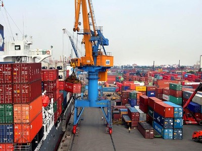 Cước phí vận chuyển hàng hóa đi Mỹ vẫn rất cao, nên nhiều mặt hàng xuất khẩu từ Việt Nam không còn sức cạnh tranh