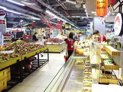 Bên cạnh nỗ lực chống dịch, thì điều vô cùng cần thiết là phải tiếp tục thực hiện các giải pháp tháo gỡ khó khăn cho sản xuất - kinh doanh, giải ngân vốn đầu tư công, qua đó thúc đẩy tăng trưởng kinh tế.