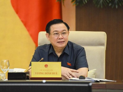 Chủ tịch Quốc hội Vương Đình Huệ phát biểu tại phiên họp 57 của Uỷ ban Thường vụ Quốc hội (Ảnh Duy Linh).