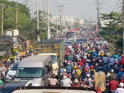 Quốc lộ 50 qua huyện Bình Chánh thường xuyên xảy ra tình trạng ùn tắc