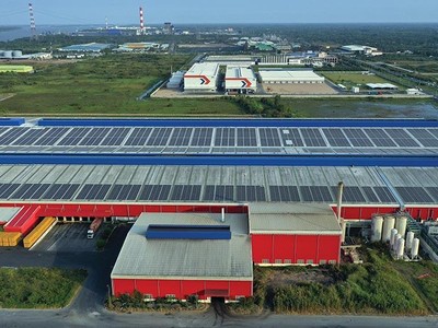 Các khu công nghiệp đang đa dạng hóa loại hình cho thuê đất, nhà xưởng để đáp ứng nhu cầu nhà đầu tư. Trong ảnh: KCN Sông Hậu