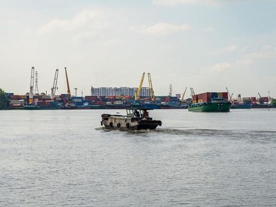 Nếu thực hiện thu phí hạ tầng cảng biển từ ngày 1/7 thì số thu dự kiến trong ba tháng (từ ngày 1/7 đến 30/9) là 723 tỷ đồng (ảnh: Hồng Phúc)