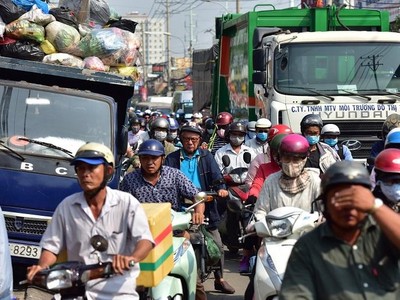 Là tuyến đường trục giao thông quan trọng của TP.HCM, kết nối với các tỉnh Long An và Tiền Giang nhưng Quốc lộ 50 luôn trong tình trạng kẹt cứng vào mỗi dịp lễ, tết. Ảnh: Lê Toàn