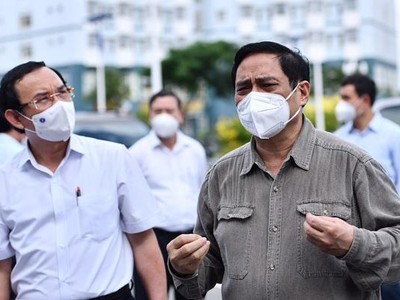 Thủ tướng Phạm Minh Chính trong chương trình kiểm tra tại TP.HCM ngày 26/6