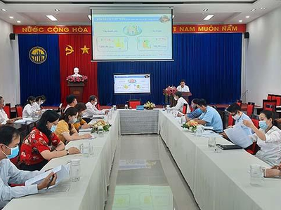 Ông Lê Ngọc Bảy, Cục trưởng Cục Thống kê TP. Cần Thơ phát biểu tại cuộc họp báo