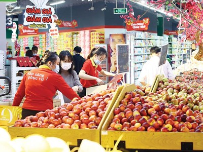 Các loại trái cây nhập khẩu từ Mỹ được bày bán tại nhiều siêu thị ở Việt Nam. Ảnh: ĐT