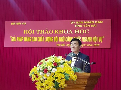 Phó Chủ tịch UBND tỉnh Yên Bái Nguyễn Chiến Thắng phát biểu tại Hội thảo khoa học “Giải pháp nâng cao chất lượng đội ngũ công chức ngành Nội vụ” được tổ chức ngày 13/11/2020 tại tỉnh Yên Bái.
