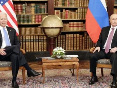 Tổng thống Mỹ Joe Biden gặp Tổng thống Nga Vladimir Putin tại Geneva vào ngày 16/6/2021. Ảnh: AFP