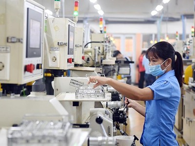Trong 6 tháng đầu năm, vốn FDI đăng ký 15,77 tỷ USD, giảm 2,6%, vốn thực hiện 9,24 tỷ USD, tăng 6,8%.