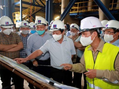 Phó Thủ tướng Chính phủ Lê Văn Thành yêu cầu phải tập trung tối đa nguồn lực, đẩy nhanh tiến độ, đưa nhà máy Nhiệt điện Thái Bình 2 vào vận hành, khai thác an toàn trong năm 2022 (Ảnh: VGP)