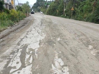 Mặt đường Quốc lộ 20, đoạn qua đèo Mimosa (tỉnh Lâm Đồng) được khắc phục sau khi chủ đầu tư phát hiện nhà thầu thi công vi phạm. Ảnh: Hữu Hiệp